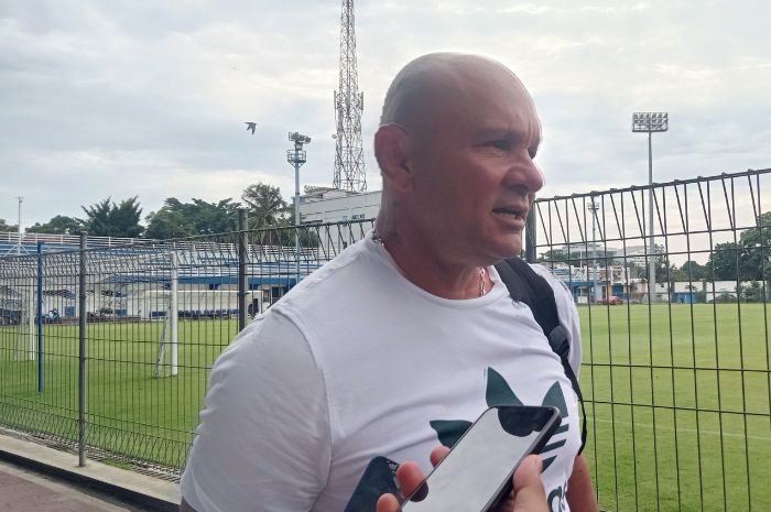 Pelatih Kiper Persib Bandung Puji Kondisi Fisik dan Mental Para Penjaga Gawangnya