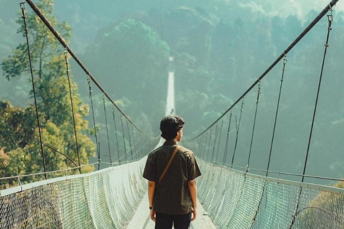 Liburan Bareng Keluarga di Tempat Wisata Jembatan Gantung Lembah Purba, Terletak di Situ Gunung Sukabumi