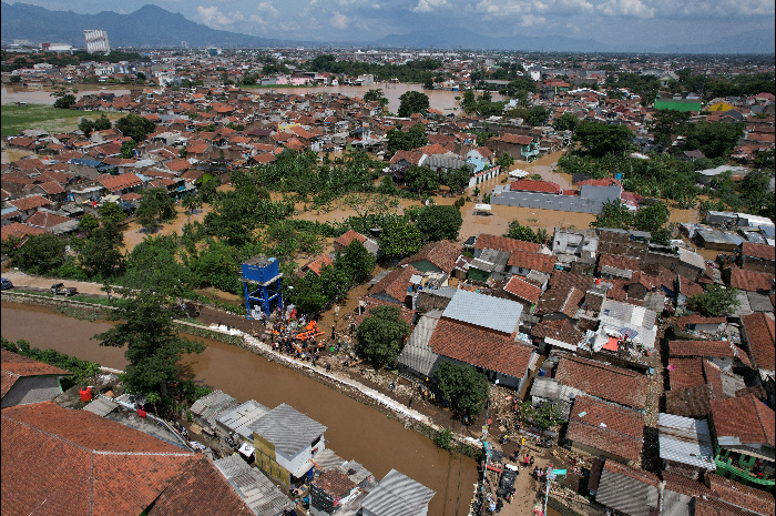 Tercatat 7.905 Rumah di Kabupaten Bandung Teredam Banjir, 1.326 Jiwa Mengungsi