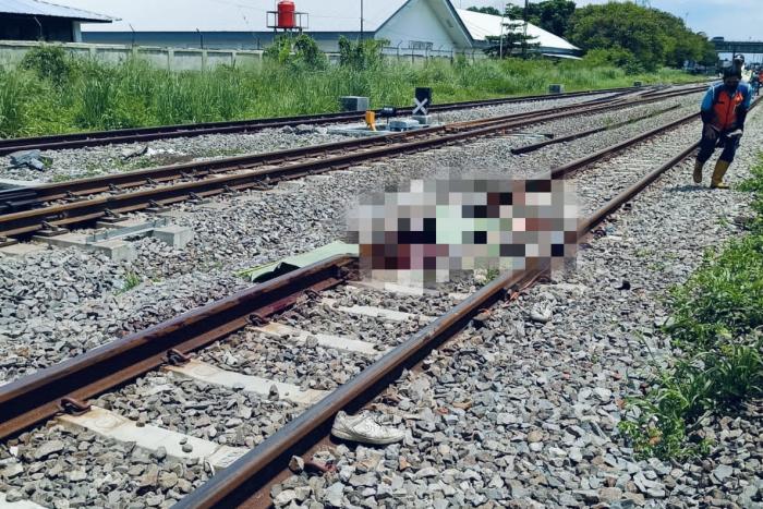 Pria di Bandung Tewas Tertemper Commuter Line, Jenazah Dievakuasi ke RS Sartika 