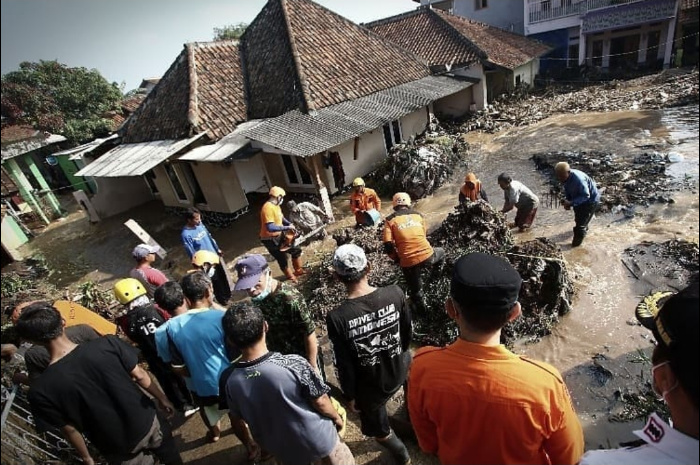 Alih Fungsi Lahan di KBU Diduga Jadi Pemicu Banjir, Bey Machmudin Akan Evaluasi Pembangunan!