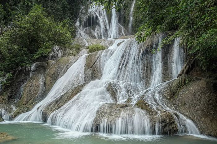 Gak Nyangka Panorama Curug Seindah Ini Tiketnya Hanya 8 Ribuan Saja, Pantas Jadi Wisata Andalan di Sukabumi