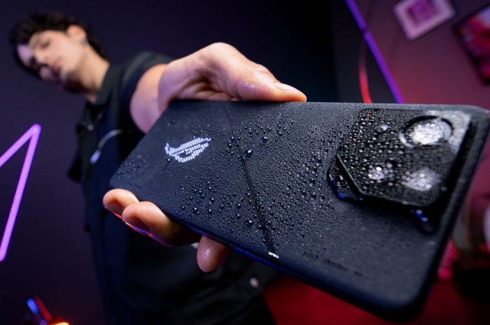 Asus ROG Phone 8 Bawa Chipset Snapdragon 8 Gen 3, Skor AnTuTunya Tembus Hingga Segini