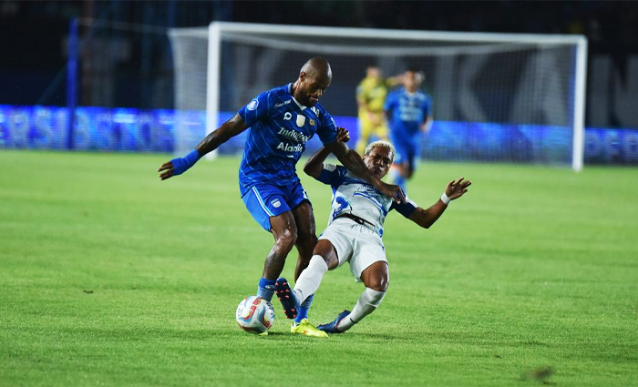 Tekuk PSIS dengan Skor Telak 3-0, Persib Rebut Posisi Kedua Klasemen Liga 1