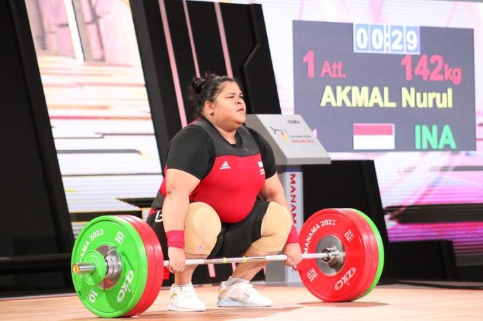 Hadiah Lebaran Dari Atlet Angkat Besi Putri Indonesia, Nurul Akmal Lolos Ke Olimpiade Paris 2024