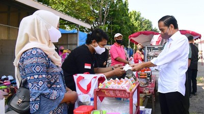 Survei Sebulan Setelah Pemilu 2024, LSI: 76,2 Persen Masyarakat Puas dengan Kinerja Presiden Jokowi
