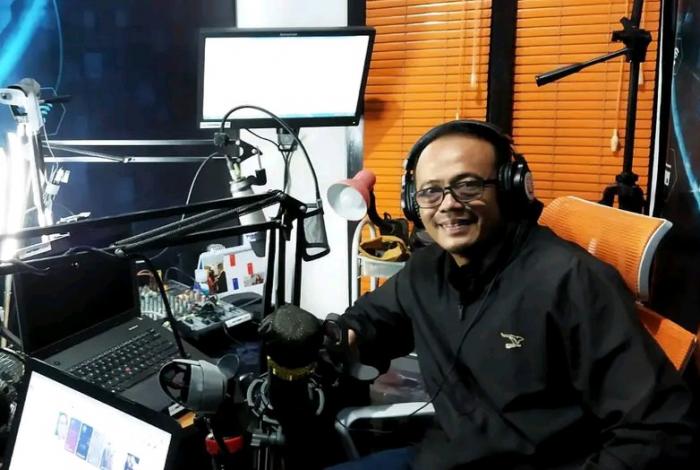 Masa Jaya Dongeng Sunda di Radio: Mendengarkan Tisna Suntara dan Andi Djauhari di “Sempal Guyon Parahyangan"