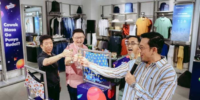 Gandeng Manzone, Denny Sumargo Luncurkan Pakaian Dalam Pria Merk Rudal