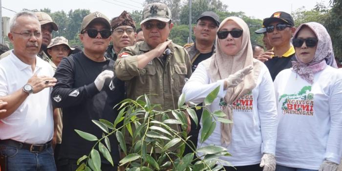 Peduli Lingkungan, Dian-Amih Gelar “Ngayuga Bumi Kuningan 2025” Gema Jabar Hejo Bergerak di Caracas Kuningan