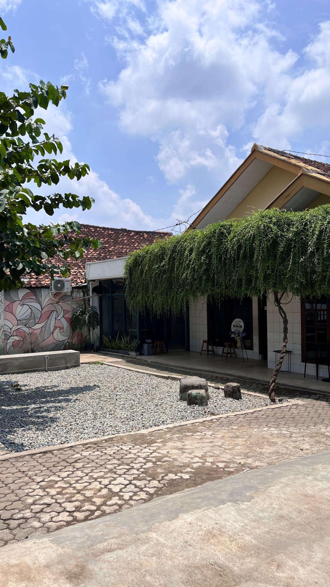 Dengan siapa kita berteman juga akan menentukan masa depan jadinya gimana  🙌🏼 . . Follow @infoinmusik untuk lihat konten musik seperti ini tiap hari  😊 . . 📽 : VT/nadhifdaily . . . #nadhif #penjagahati ..., image size:1069x1900