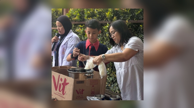 Sabtu Kreatif di TK-SD Ignatius Slamet Riyadi Gatsu Bandung: Murid Berlatih Olah Jelantah Jadi Sabun dan Lilin