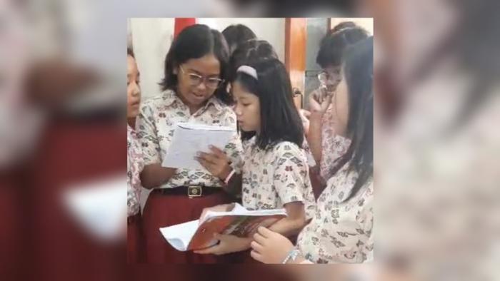 Tingkatkan Kreativitas dan Imajinasi, Murid Kelas 5 A SD Ignatius Slamet Riyadi Gatsu Bandung Belajar Pantun