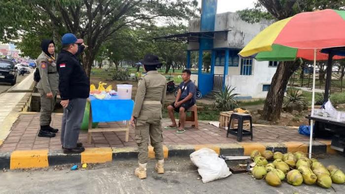 Tertibkan Aktivitas Perdagangan, Satpol PP Bombana Operasi Humanis di Lauru dan Pasar Sentral Tadoha Mapaccing